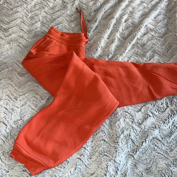 Lululemon Scuba High-Rise Jogger Warm Coral *Cotton, size 4 in EUC. - Picture 8 of 17